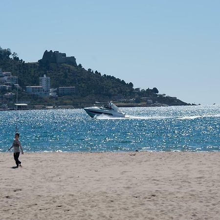 Apartamento A Pie De Playa, Climatizado Y Parking Росес Екстер'єр фото